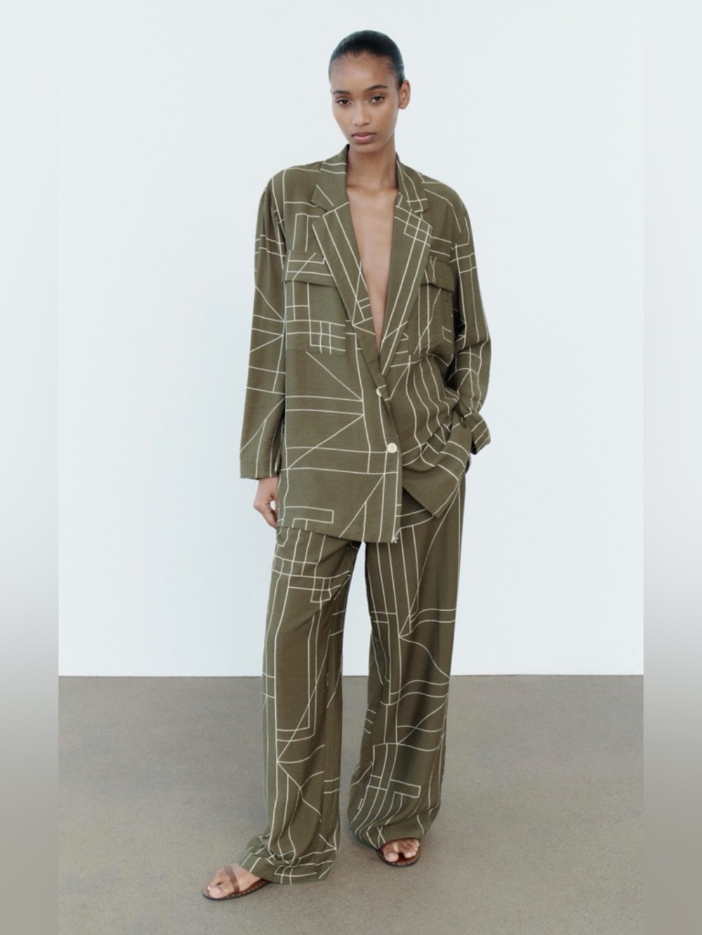 NWT: Zara patterned Blazer